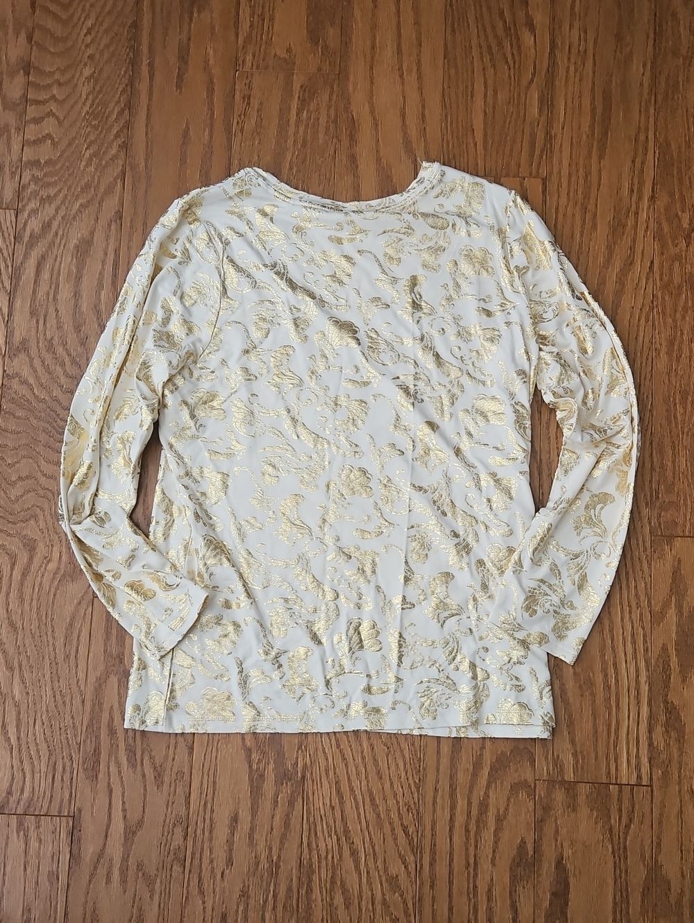 Chico’s Size 2 Touch of Cool Gold Metallic Foil Long Sleeve Top L - Picture 5 of 7